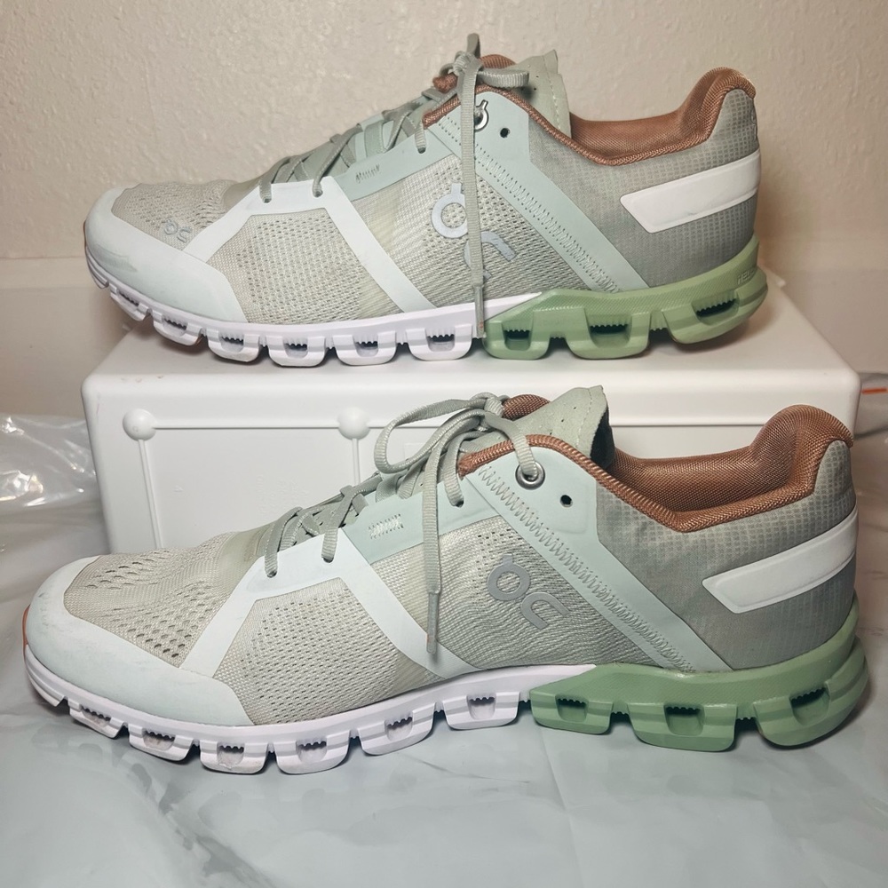 On Cloudflow Road-Running Shoes - Women's- Aloe/White - Size 11